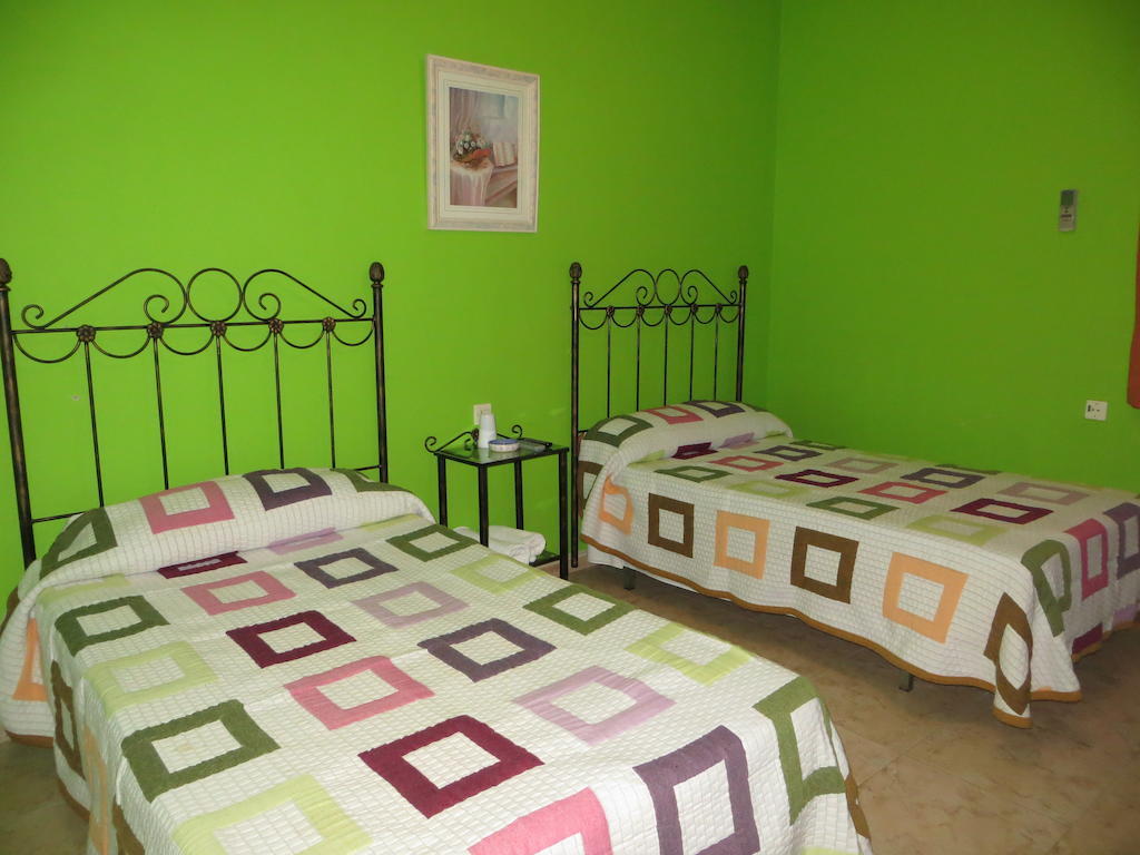 Hostal Restaurante Reina El Tejar Εξωτερικό φωτογραφία