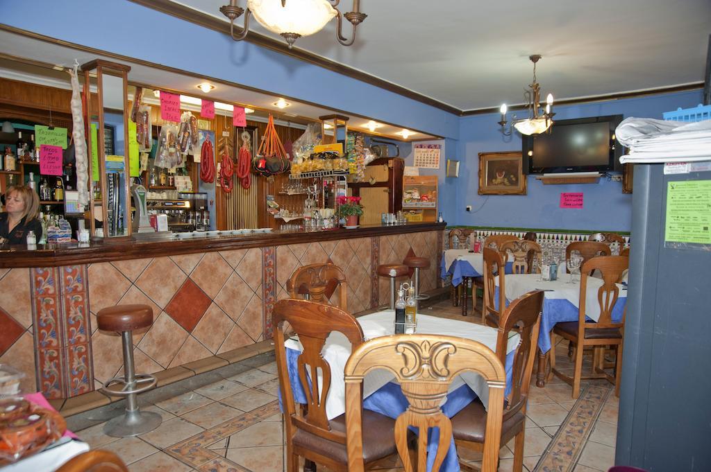 Hostal Restaurante Reina El Tejar Εξωτερικό φωτογραφία
